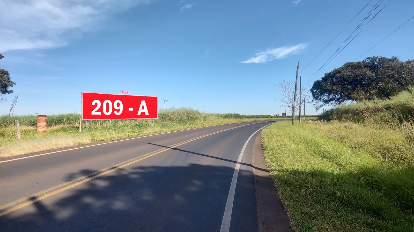 Outdoor simples 209 A na Rodovia Araraquara Matão, Fazenda Maria Eliza, em Matão